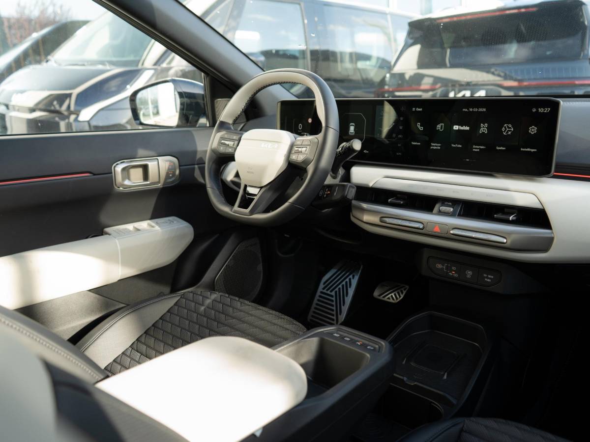 Kia EV4 Kia EV4 GT-PlusLine 81.4 kWh | In bestelling | Schuifkanteldak | Navi | Stoel en stuurverwarming |