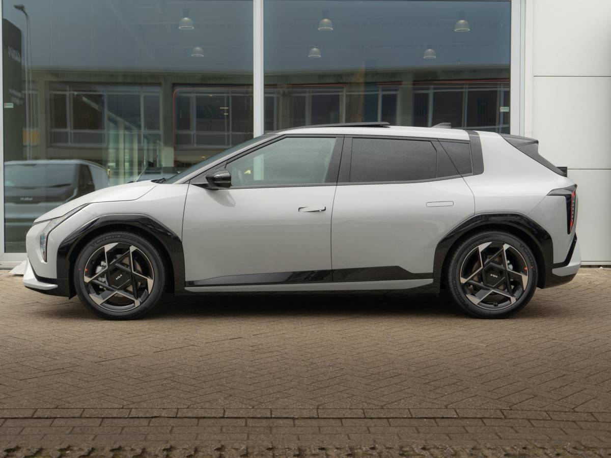 Kia EV4 Kia EV4 GT-PlusLine 81.4 kWh | In bestelling | Schuifkanteldak | Navi | Stoel en stuurverwarming |