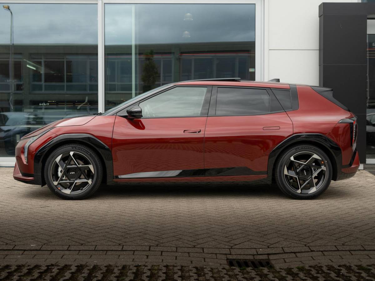 Kia EV4 Kia EV4 GT-PlusLine 81.4 kWh | In bestelling | Schuifkanteldak | Navi | Stoel en stuurverwarming |