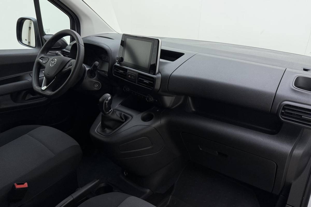 Opel Combo Opel Combo 1.6D L1H1 Edition 100pk | Navigatie | Cruise Control | Parkeersensoren Achter | Weinig Kilometers | Airco | Apple Carplay – Android Auto | Trekhaak