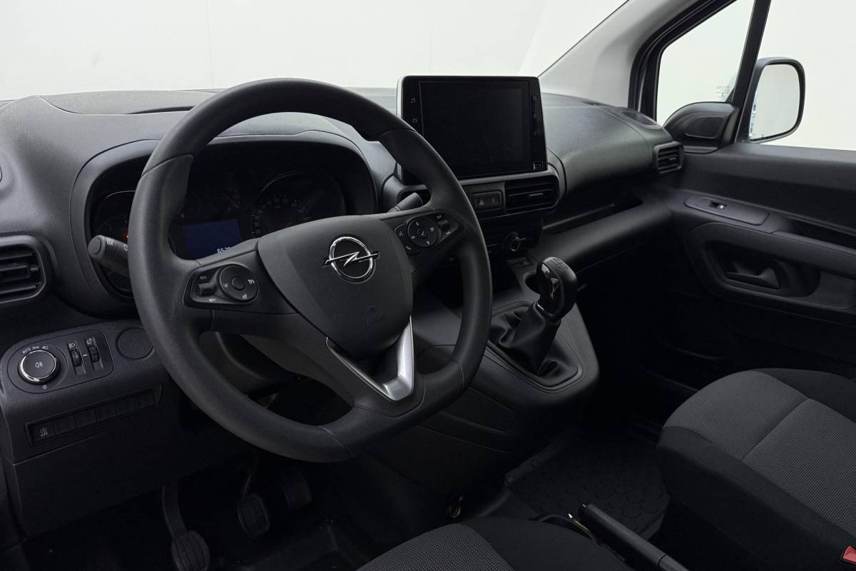 Opel Combo Opel Combo 1.6D L1H1 Edition 100pk | Navigatie | Cruise Control | Parkeersensoren Achter | Weinig Kilometers | Airco | Apple Carplay – Android Auto | Trekhaak