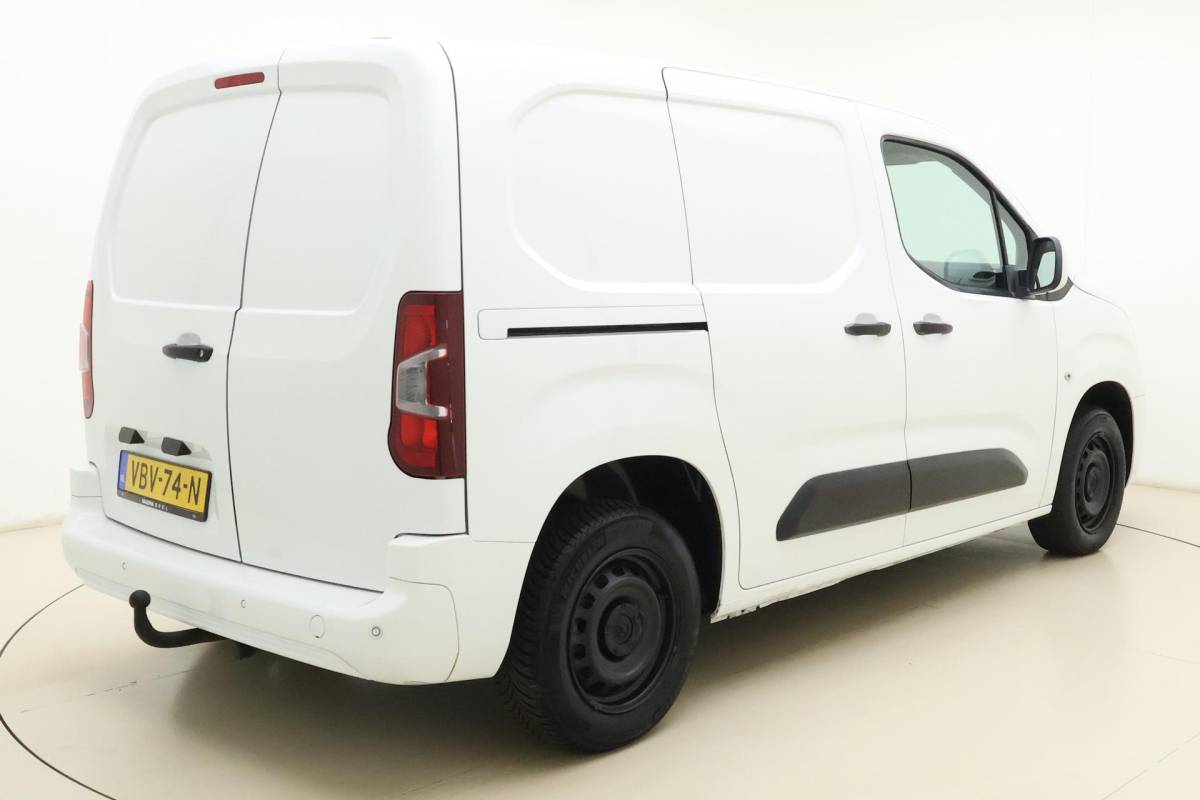 Opel Combo Opel Combo 1.6D L1H1 Edition 100pk | Navigatie | Cruise Control | Parkeersensoren Achter | Weinig Kilometers | Airco | Apple Carplay – Android Auto | Trekhaak