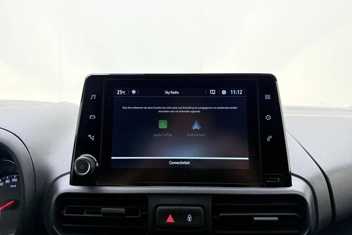 Opel Combo Opel Combo 1.6D L1H1 Edition 100pk | Navigatie | Cruise Control | Parkeersensoren Achter | Weinig Kilometers | Airco | Apple Carplay – Android Auto | Trekhaak