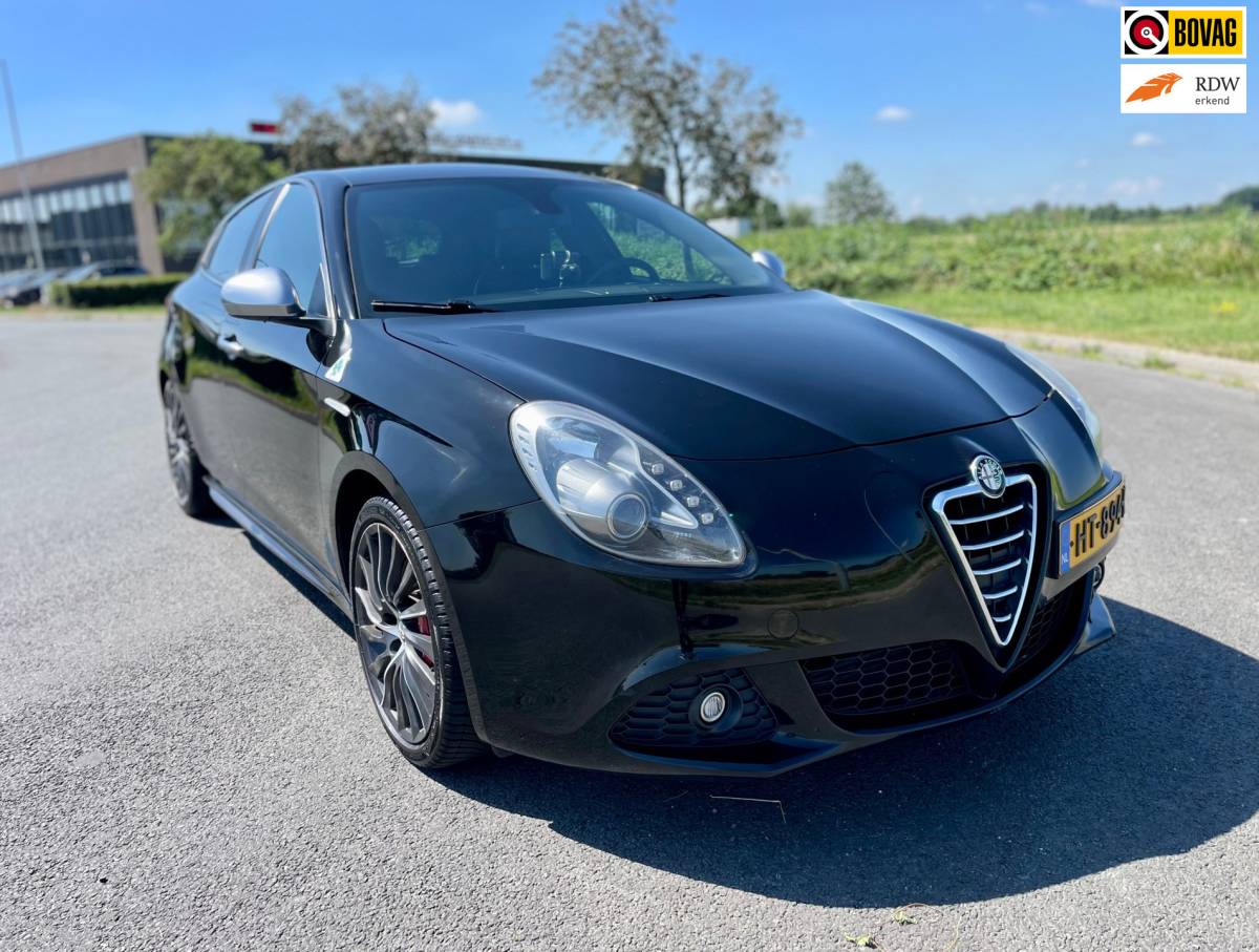 Alfa Romeo Giulietta Alfa Romeo Giulietta 1.7 TBi Quadrifoglio Verde, 235pk, Trekhaak, Navi, Cruise/Climate, Stoelverw, Bluetooth, Goed onderhouden!