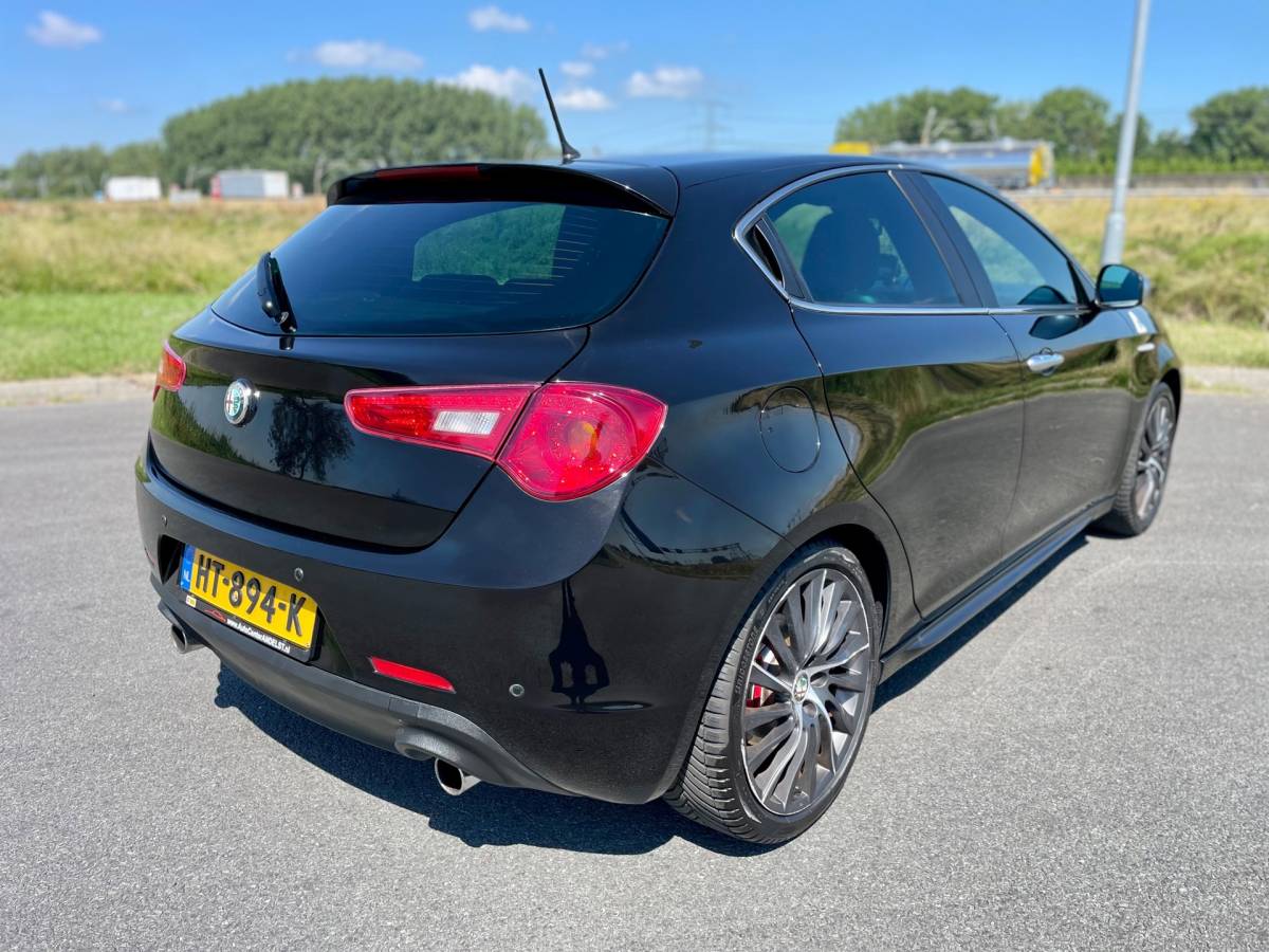 Alfa Romeo Giulietta Alfa Romeo Giulietta 1.7 TBi Quadrifoglio Verde, 235pk, Trekhaak, Navi, Cruise/Climate, Stoelverw, Bluetooth, Goed onderhouden!