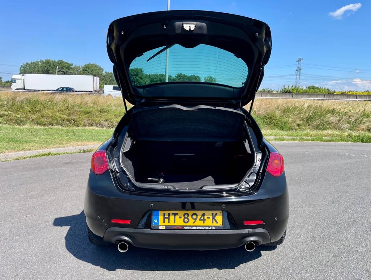 Alfa Romeo Giulietta Alfa Romeo Giulietta 1.7 TBi Quadrifoglio Verde, 235pk, Trekhaak, Navi, Cruise/Climate, Stoelverw, Bluetooth, Goed onderhouden!