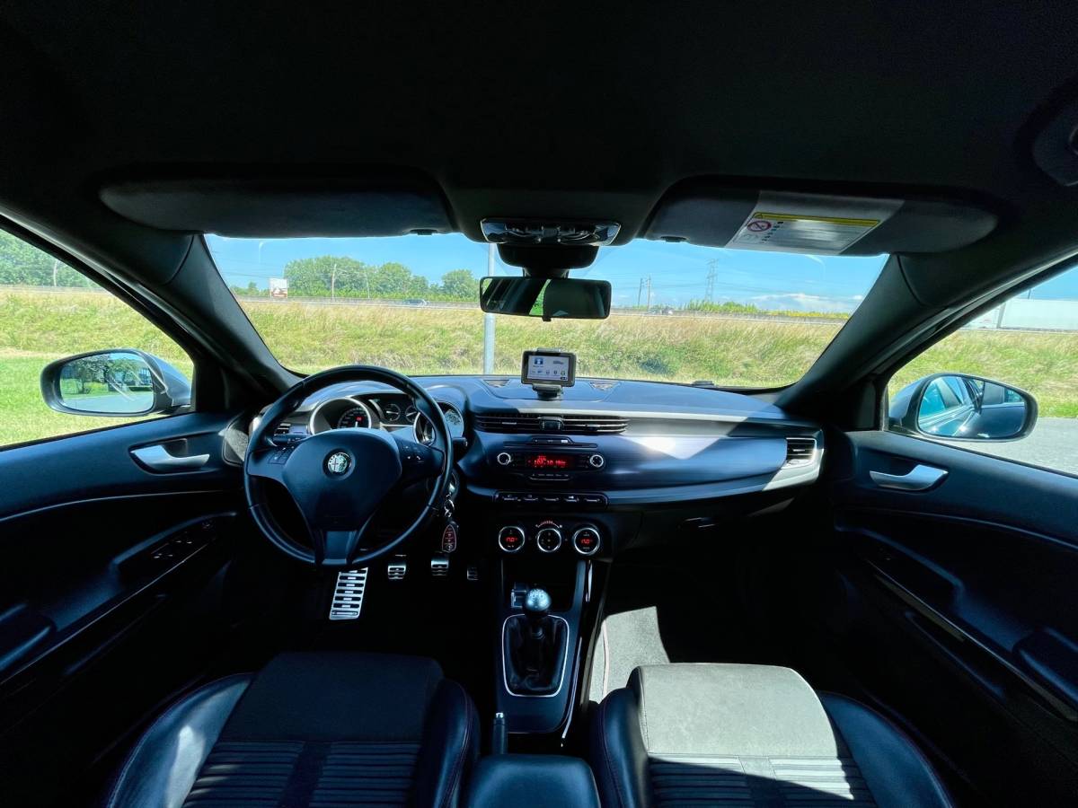 Alfa Romeo Giulietta Alfa Romeo Giulietta 1.7 TBi Quadrifoglio Verde, 235pk, Trekhaak, Navi, Cruise/Climate, Stoelverw, Bluetooth, Goed onderhouden!