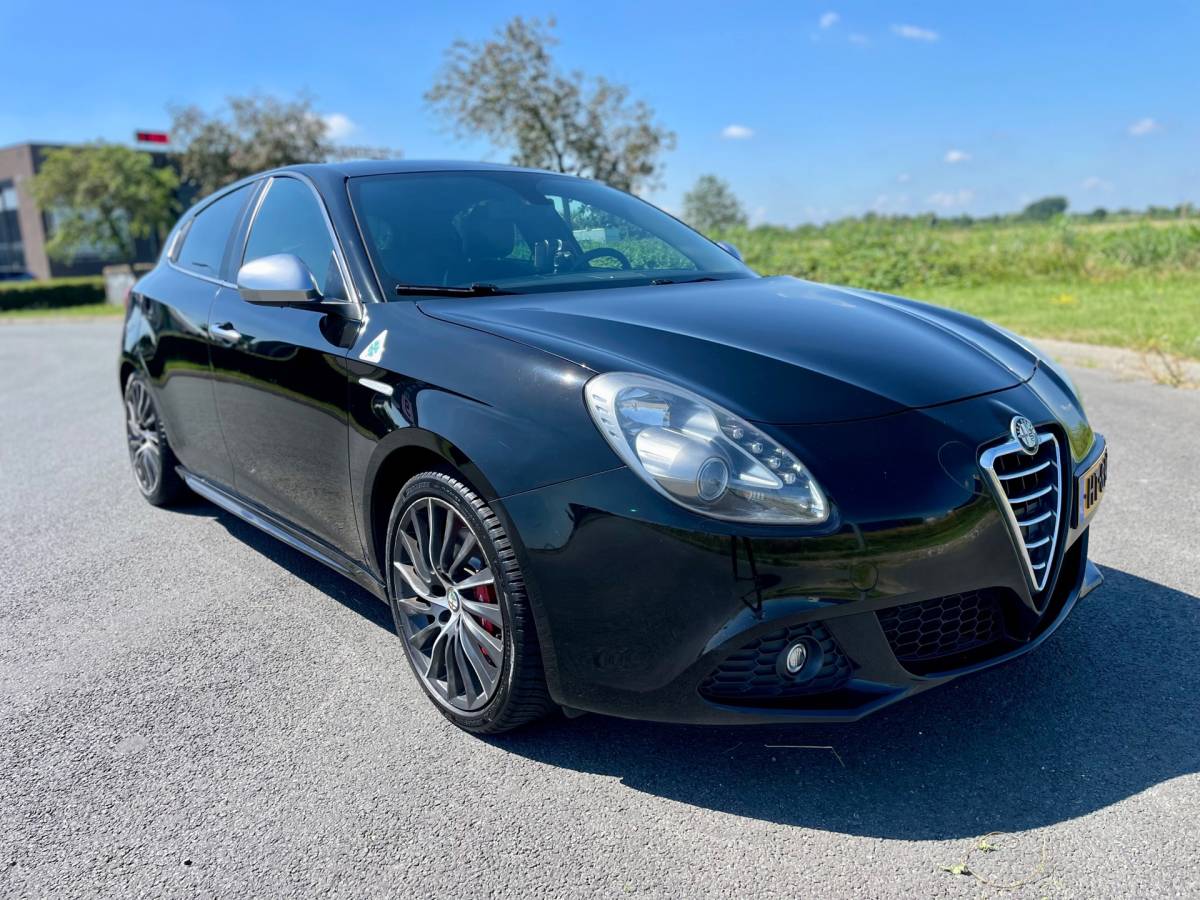 Alfa Romeo Giulietta Alfa Romeo Giulietta 1.7 TBi Quadrifoglio Verde, 235pk, Trekhaak, Navi, Cruise/Climate, Stoelverw, Bluetooth, Goed onderhouden!