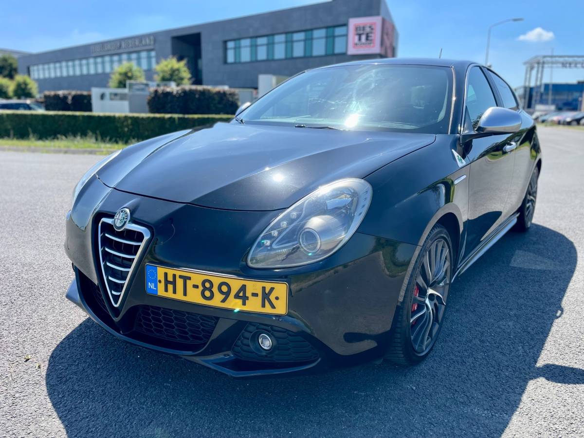 Alfa Romeo Giulietta Alfa Romeo Giulietta 1.7 TBi Quadrifoglio Verde, 235pk, Trekhaak, Navi, Cruise/Climate, Stoelverw, Bluetooth, Goed onderhouden!