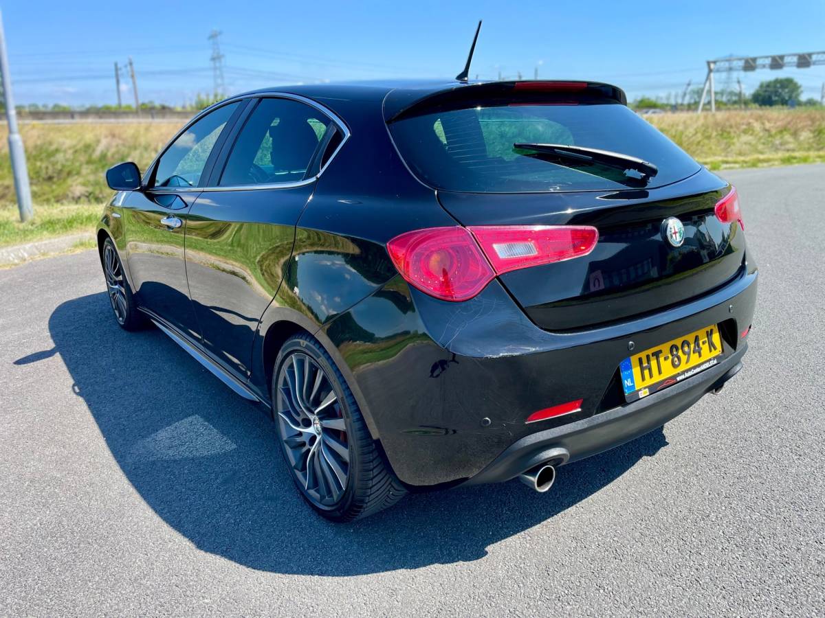 Alfa Romeo Giulietta Alfa Romeo Giulietta 1.7 TBi Quadrifoglio Verde, 235pk, Trekhaak, Navi, Cruise/Climate, Stoelverw, Bluetooth, Goed onderhouden!