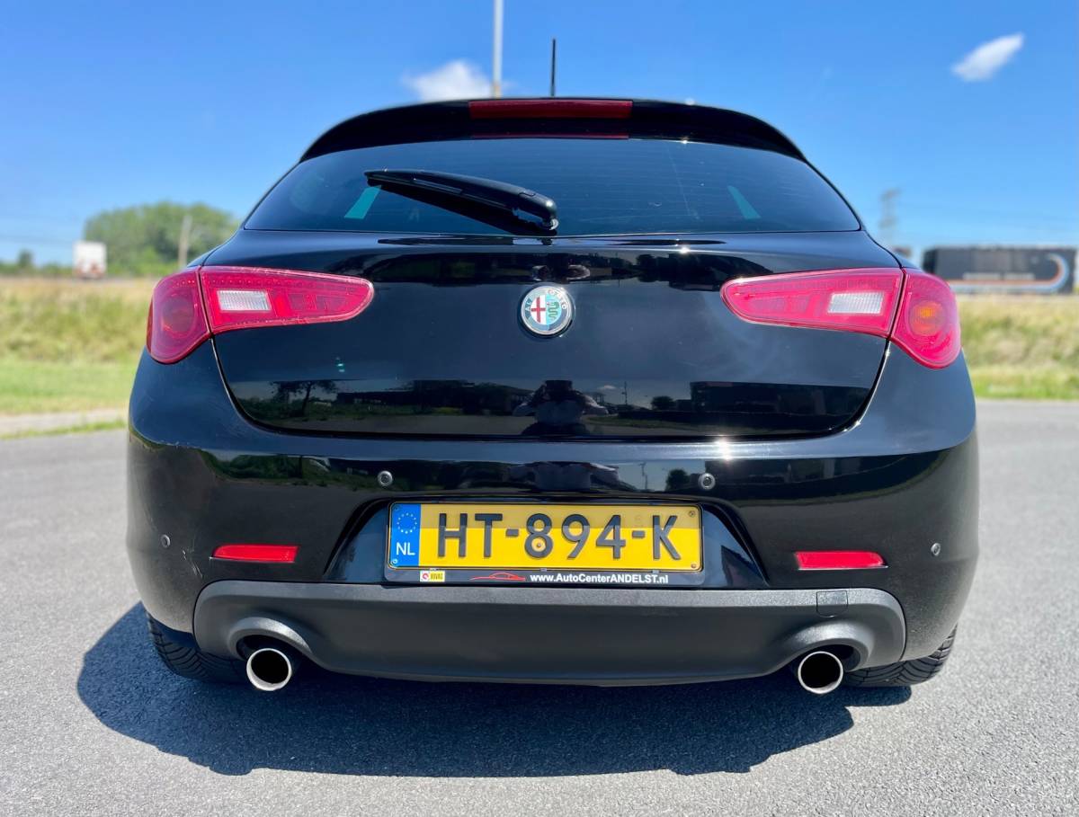 Alfa Romeo Giulietta Alfa Romeo Giulietta 1.7 TBi Quadrifoglio Verde, 235pk, Trekhaak, Navi, Cruise/Climate, Stoelverw, Bluetooth, Goed onderhouden!