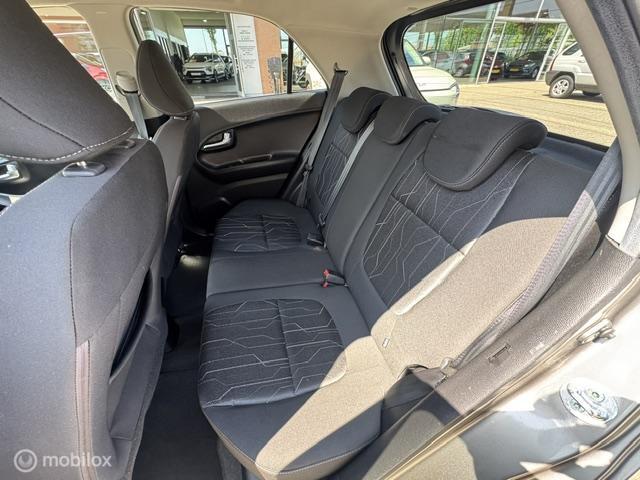 Kia Picanto Kia Picanto 1.0 CVVT First Edition 5 deurs , Airco Climate controle, Cruisse Controle . Electrische ramen , Centrale deurvergrendeling met afstandsbediening , Voorstoel in hoogte verstelbaar