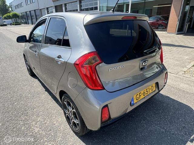 Kia Picanto Kia Picanto 1.0 CVVT First Edition 5 deurs , Airco Climate controle, Cruisse Controle . Electrische ramen , Centrale deurvergrendeling met afstandsbediening , Voorstoel in hoogte verstelbaar