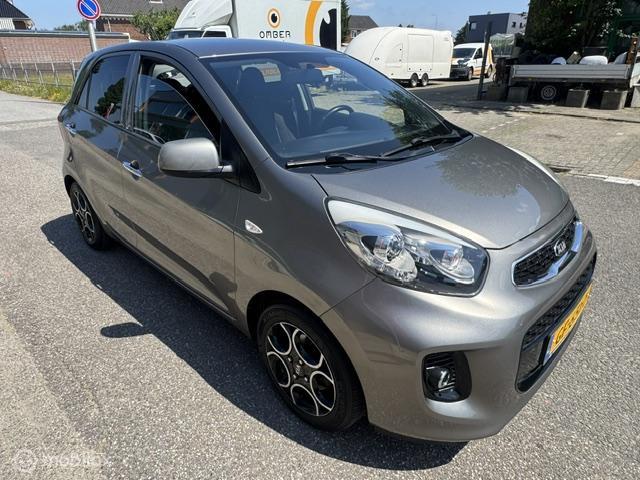 Kia Picanto Kia Picanto 1.0 CVVT First Edition 5 deurs , Airco Climate controle, Cruisse Controle . Electrische ramen , Centrale deurvergrendeling met afstandsbediening , Voorstoel in hoogte verstelbaar