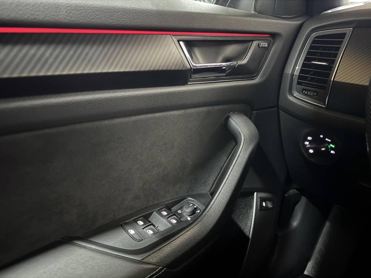 Škoda Kodiaq Skoda Kodiaq 1.5 TSI Sportline Pano Canton Memory ACC Camera NAP