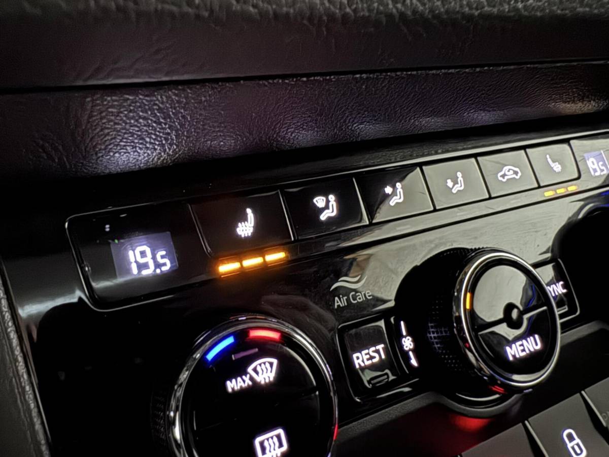 Škoda Kodiaq Skoda Kodiaq 1.5 TSI Sportline Pano Canton Memory ACC Camera NAP