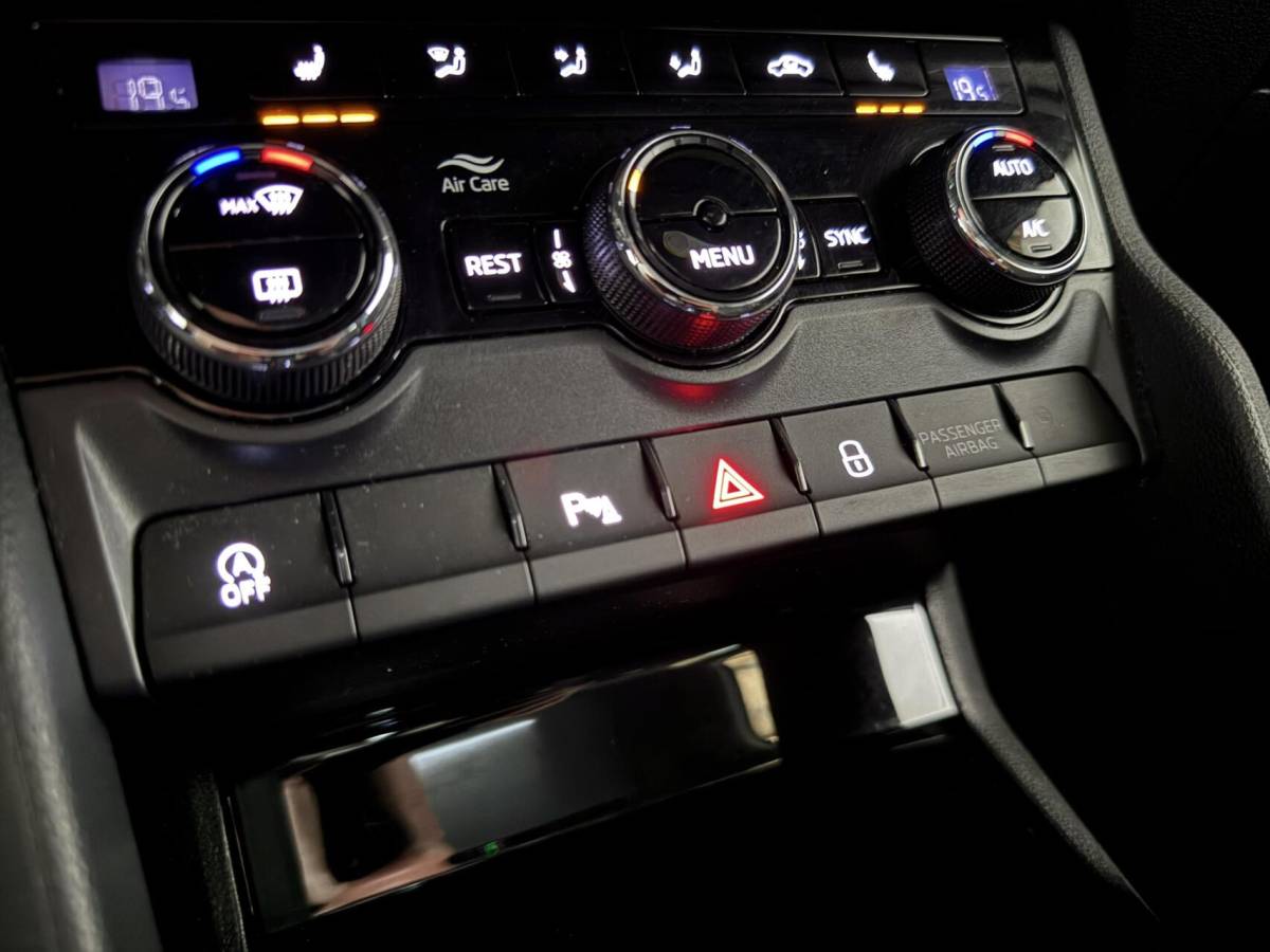Škoda Kodiaq Skoda Kodiaq 1.5 TSI Sportline Pano Canton Memory ACC Camera NAP