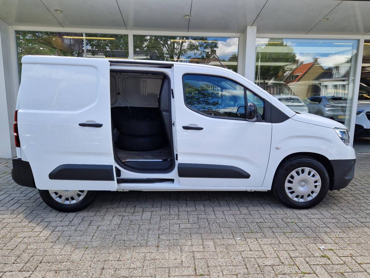 Opel Combo-e Life Opel Combo-e Life L1H1 Edition 50 kWh | tot 275km WLTP range | 100kW snelladen | Achteruitrijcamera | Apple Carplay/Android Auto |