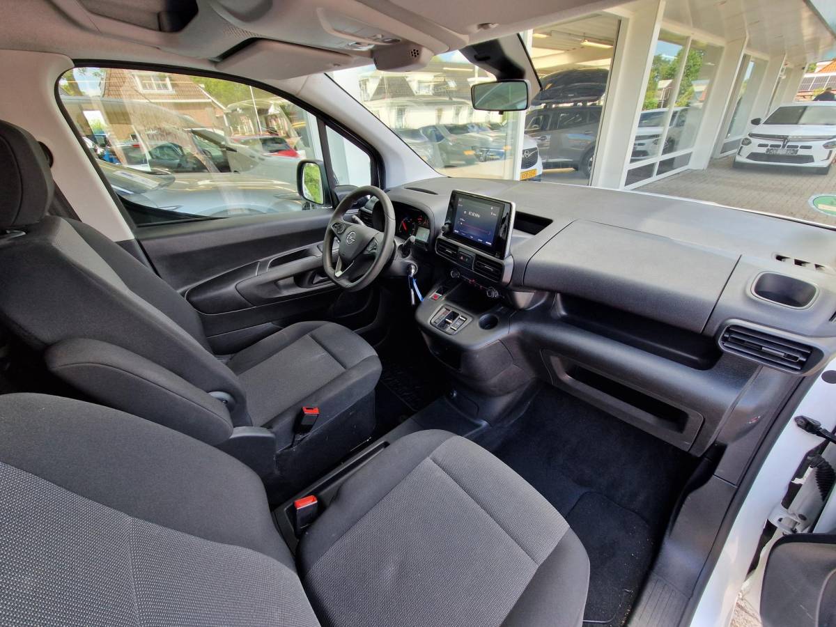 Opel Combo-e Life Opel Combo-e Life L1H1 Edition 50 kWh | tot 275km WLTP range | 100kW snelladen | Achteruitrijcamera | Apple Carplay/Android Auto |