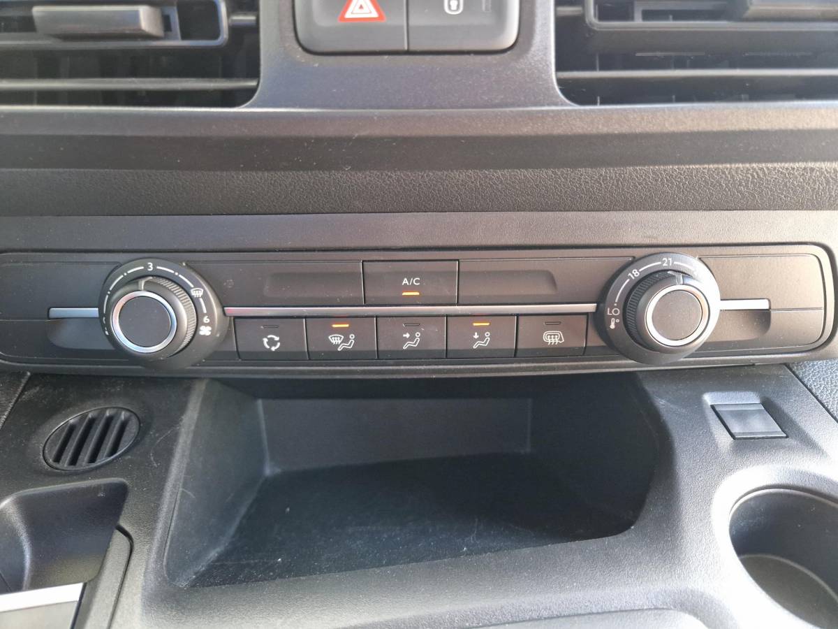 Opel Combo-e Life Opel Combo-e Life L1H1 Edition 50 kWh | tot 275km WLTP range | 100kW snelladen | Achteruitrijcamera | Apple Carplay/Android Auto |