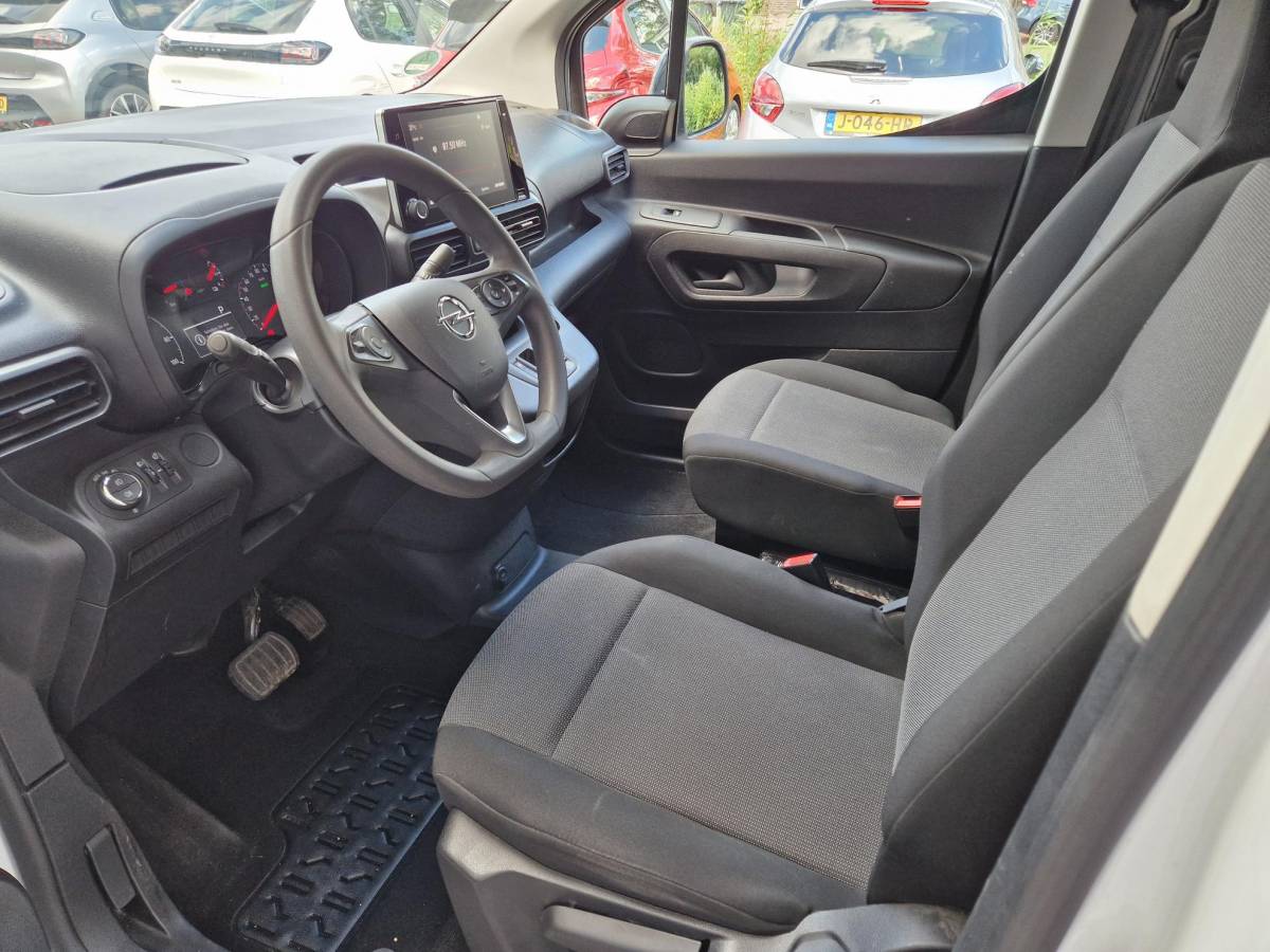 Opel Combo-e Life Opel Combo-e Life L1H1 Edition 50 kWh | tot 275km WLTP range | 100kW snelladen | Achteruitrijcamera | Apple Carplay/Android Auto |