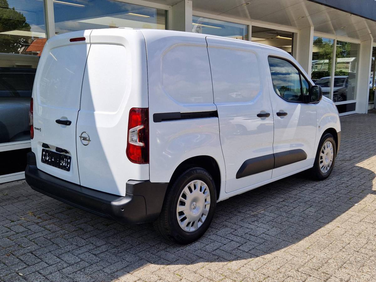 Opel Combo-e Life Opel Combo-e Life L1H1 Edition 50 kWh | tot 275km WLTP range | 100kW snelladen | Achteruitrijcamera | Apple Carplay/Android Auto |