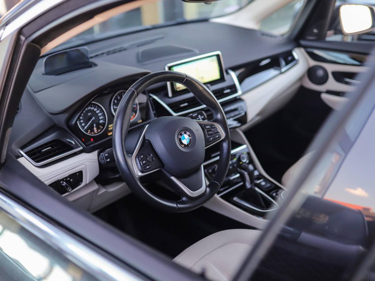 BMW 2 Serie BMW 2-serie Active Tourer 225i xDrive High Executive | Trekhaak | H/K | HUD | Camera | Leder