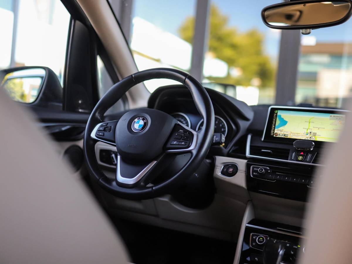 BMW 2 Serie BMW 2-serie Active Tourer 225i xDrive High Executive | Trekhaak | H/K | HUD | Camera | Leder