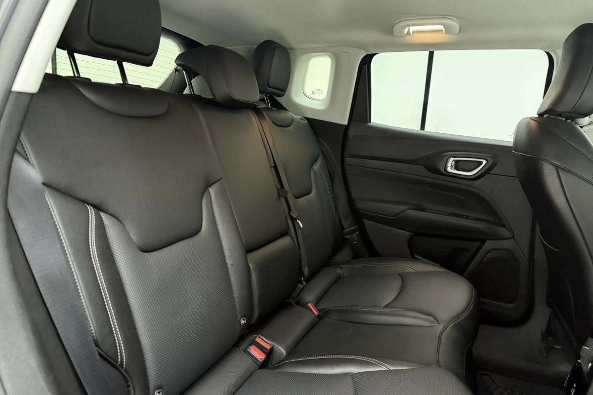 Jeep Compass Jeep Compass 1.5T 130pk Automaat e-Hybrid S | Navigatie | Lederen bekleding | Adapt. Cruise control | Climate control | Stoel- & stuurverwarming | Lichtmetalen velgen | Dakrails
