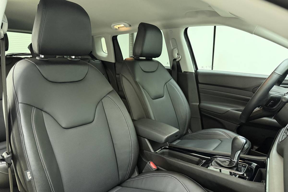 Jeep Compass Jeep Compass 1.5T 130pk Automaat e-Hybrid S | Navigatie | Lederen bekleding | Adapt. Cruise control | Climate control | Stoel- & stuurverwarming | Lichtmetalen velgen | Dakrails