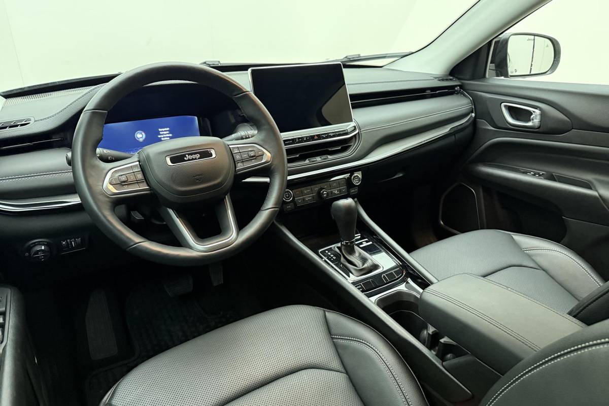 Jeep Compass Jeep Compass 1.5T 130pk Automaat e-Hybrid S | Navigatie | Lederen bekleding | Adapt. Cruise control | Climate control | Stoel- & stuurverwarming | Lichtmetalen velgen | Dakrails
