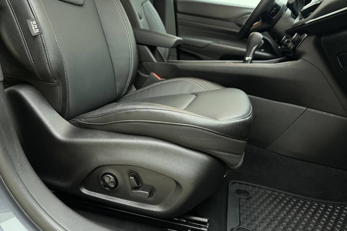 Jeep Compass Jeep Compass 1.5T 130pk Automaat e-Hybrid S | Navigatie | Lederen bekleding | Adapt. Cruise control | Climate control | Stoel- & stuurverwarming | Lichtmetalen velgen | Dakrails