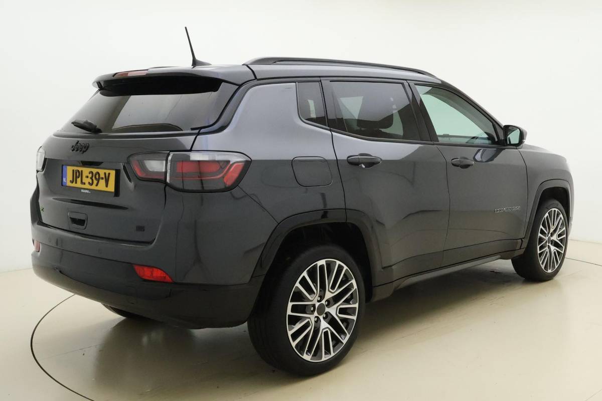 Jeep Compass Jeep Compass 1.5T 130pk Automaat e-Hybrid S | Navigatie | Lederen bekleding | Adapt. Cruise control | Climate control | Stoel- & stuurverwarming | Lichtmetalen velgen | Dakrails