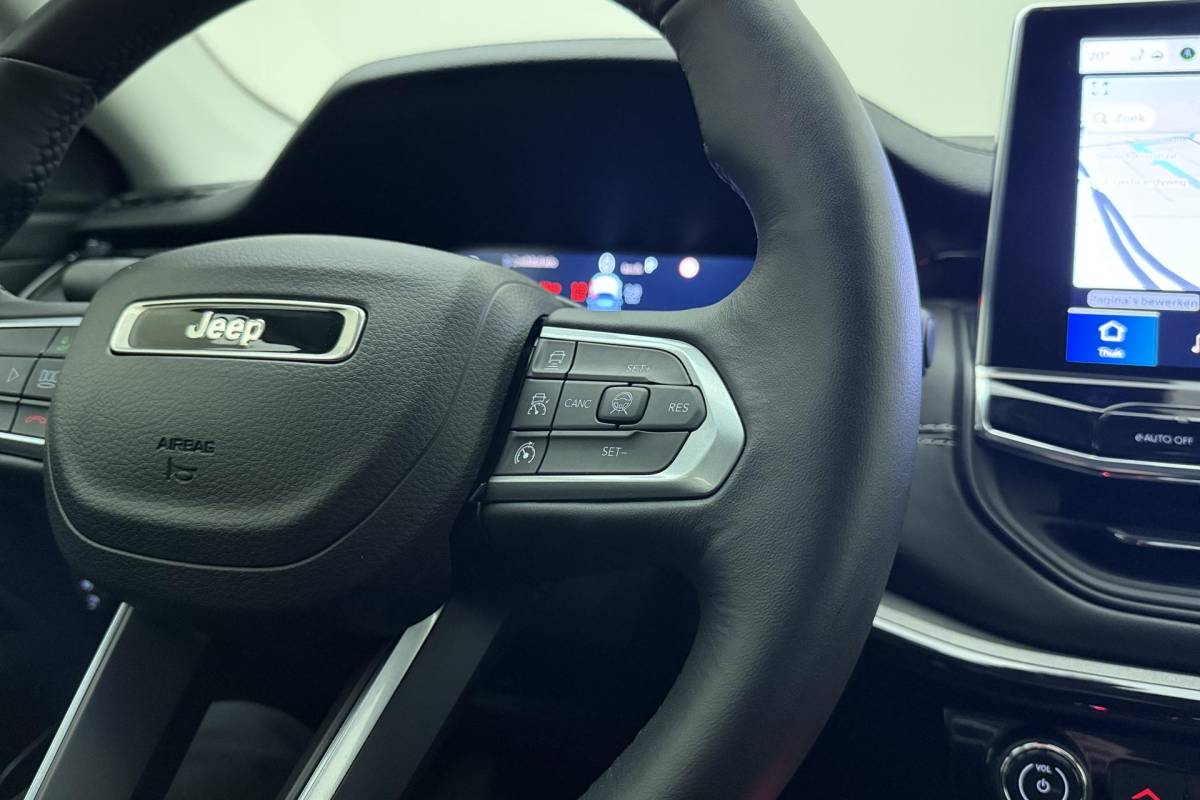 Jeep Compass Jeep Compass 1.5T 130pk Automaat e-Hybrid S | Navigatie | Lederen bekleding | Adapt. Cruise control | Climate control | Stoel- & stuurverwarming | Lichtmetalen velgen | Dakrails