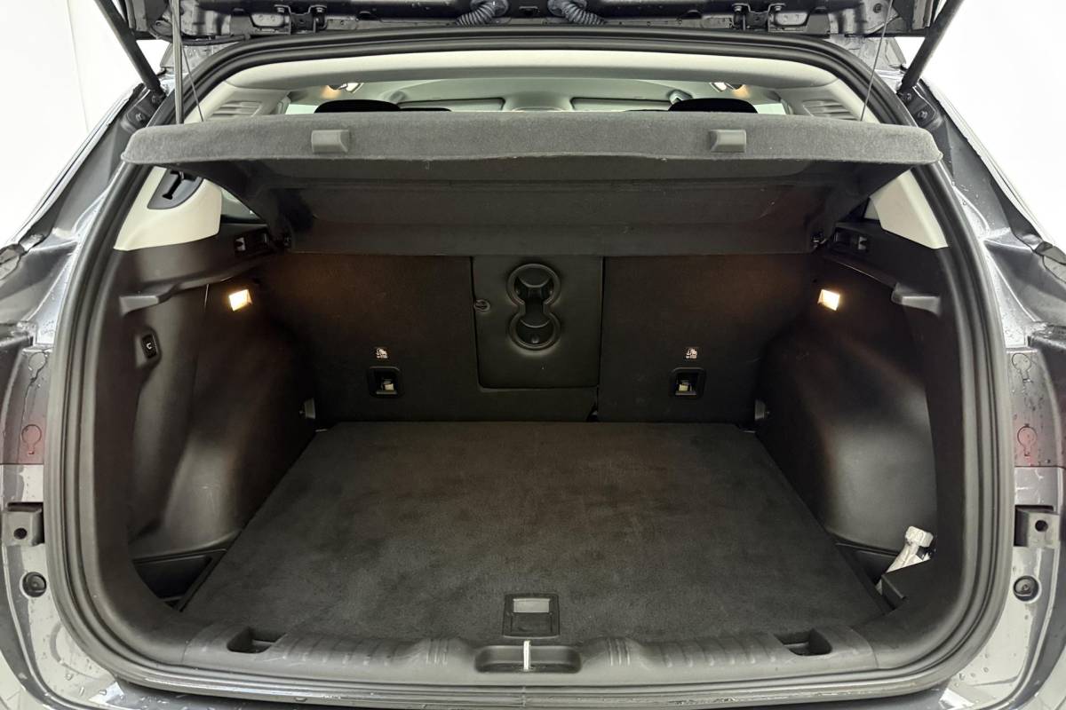 Jeep Compass Jeep Compass 1.5T 130pk Automaat e-Hybrid S | Navigatie | Lederen bekleding | Adapt. Cruise control | Climate control | Stoel- & stuurverwarming | Lichtmetalen velgen | Dakrails