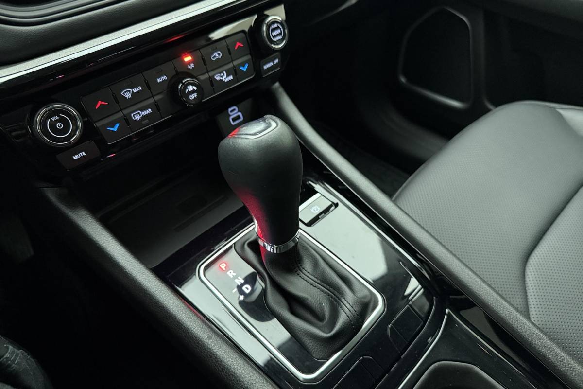 Jeep Compass Jeep Compass 1.5T 130pk Automaat e-Hybrid S | Navigatie | Lederen bekleding | Adapt. Cruise control | Climate control | Stoel- & stuurverwarming | Lichtmetalen velgen | Dakrails