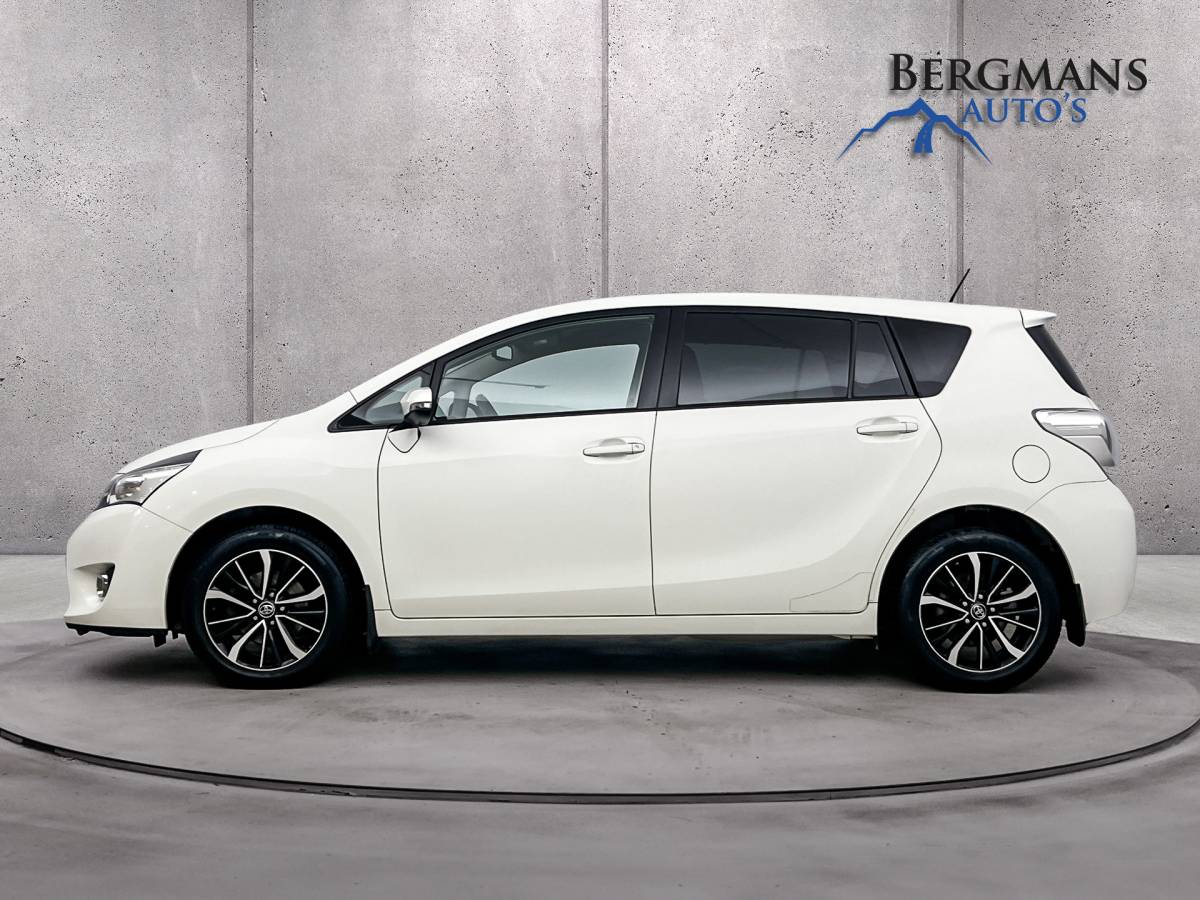 Toyota Verso Toyota Verso 1.6 VVT-i Dynamic 50th anniversary // DEALERONDERHOUDEN // 1E EIGENAAR