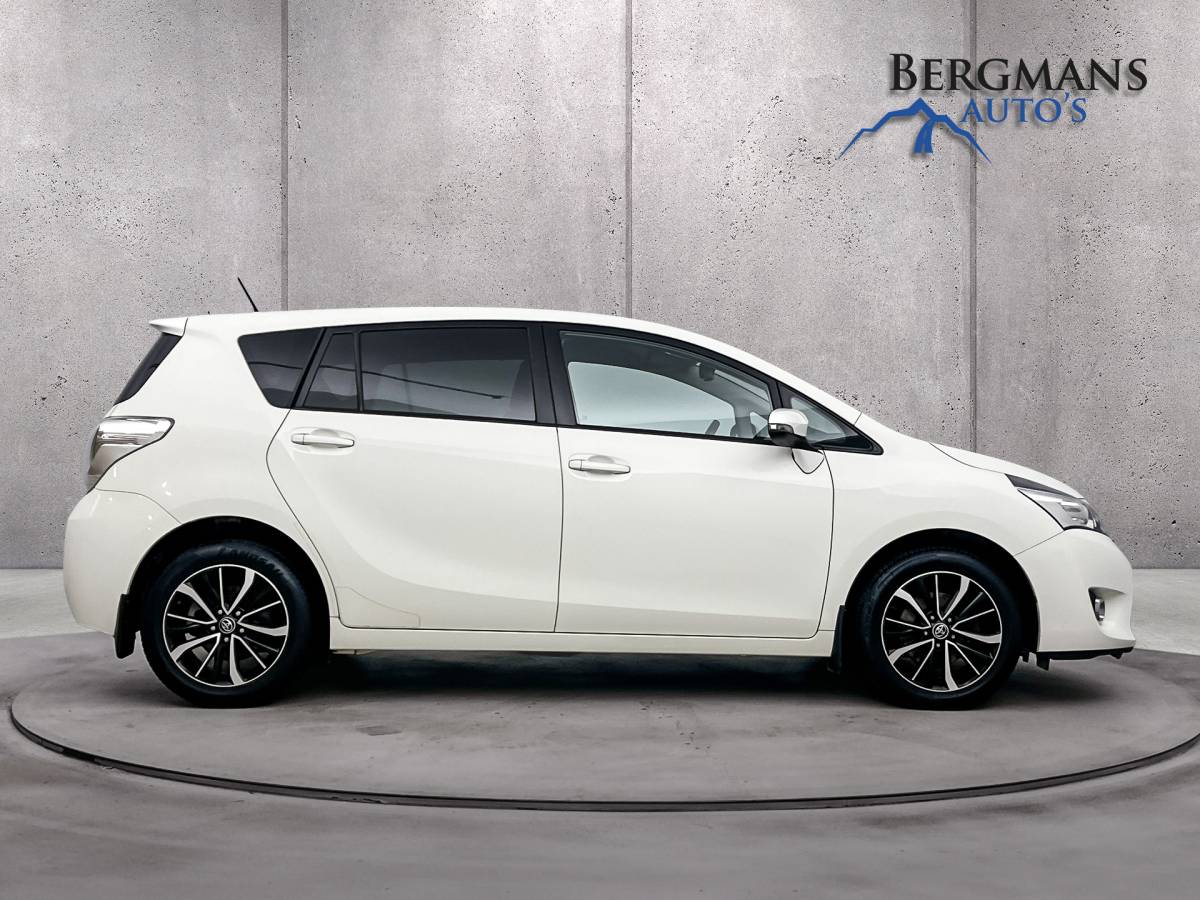 Toyota Verso Toyota Verso 1.6 VVT-i Dynamic 50th anniversary // DEALERONDERHOUDEN // 1E EIGENAAR