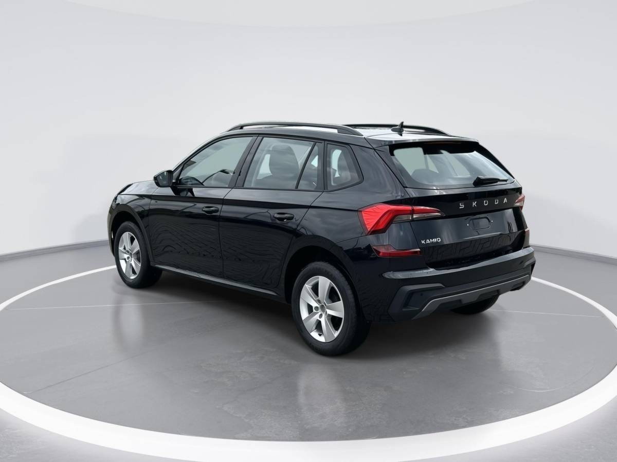 Škoda Kamiq Škoda Kamiq Selection 1.0 TSI 85 kW / 115 PK SUV 6 versn. Hand | Metallic Lak | 16” lichtmetalen velgen | 1.000,- inruilpremie