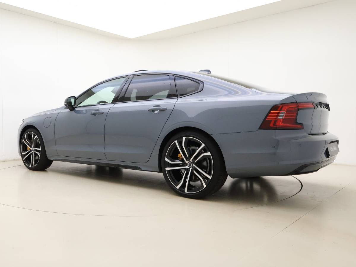Volvo S90 Volvo S90 T8 AWD Ultimate Dark | Head up display | Luchtvering | Polestar tune | Trekhaak |21″ | 360 Camera | Alarm | Styling kit |