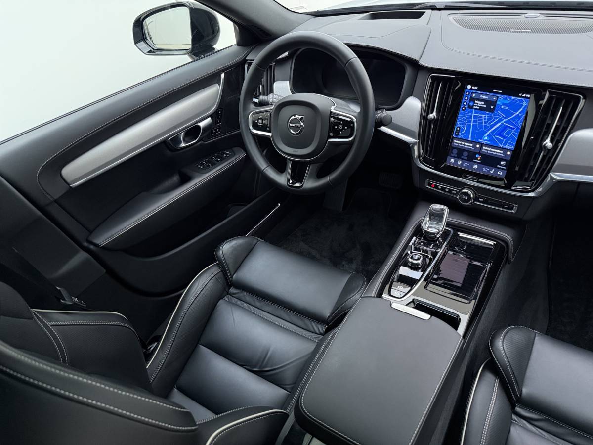 Volvo S90 Volvo S90 T8 AWD Ultimate Dark | Head up display | Luchtvering | Polestar tune | Trekhaak |21″ | 360 Camera | Alarm | Styling kit |