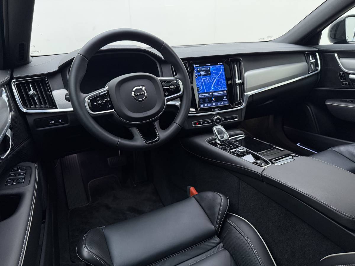 Volvo S90 Volvo S90 T8 AWD Ultimate Dark | Head up display | Luchtvering | Polestar tune | Trekhaak |21″ | 360 Camera | Alarm | Styling kit |