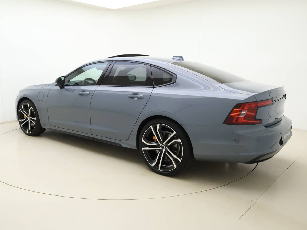 Volvo S90 Volvo S90 T8 AWD Ultimate Dark | Head up display | Luchtvering | Polestar tune | Trekhaak |21″ | 360 Camera | Alarm | Styling kit |