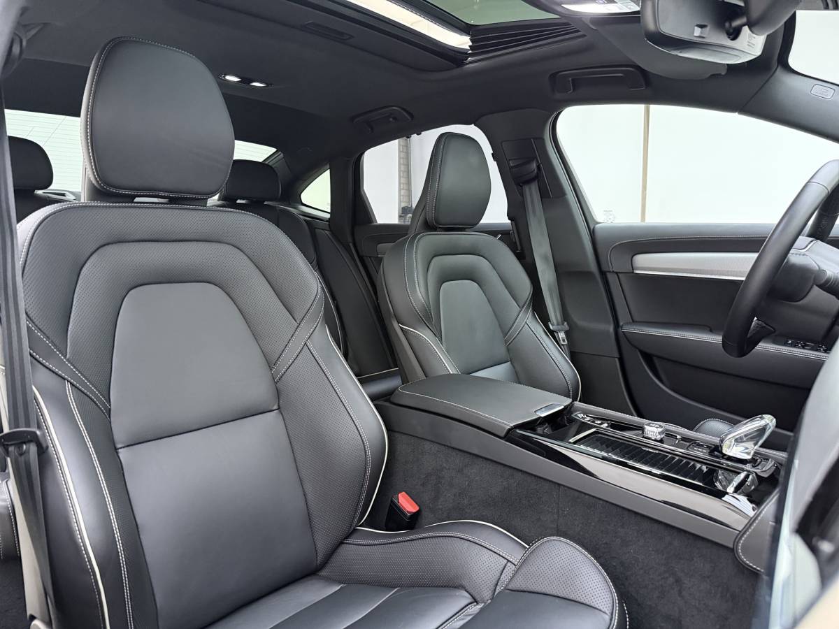 Volvo S90 Volvo S90 T8 AWD Ultimate Dark | Head up display | Luchtvering | Polestar tune | Trekhaak |21″ | 360 Camera | Alarm | Styling kit |