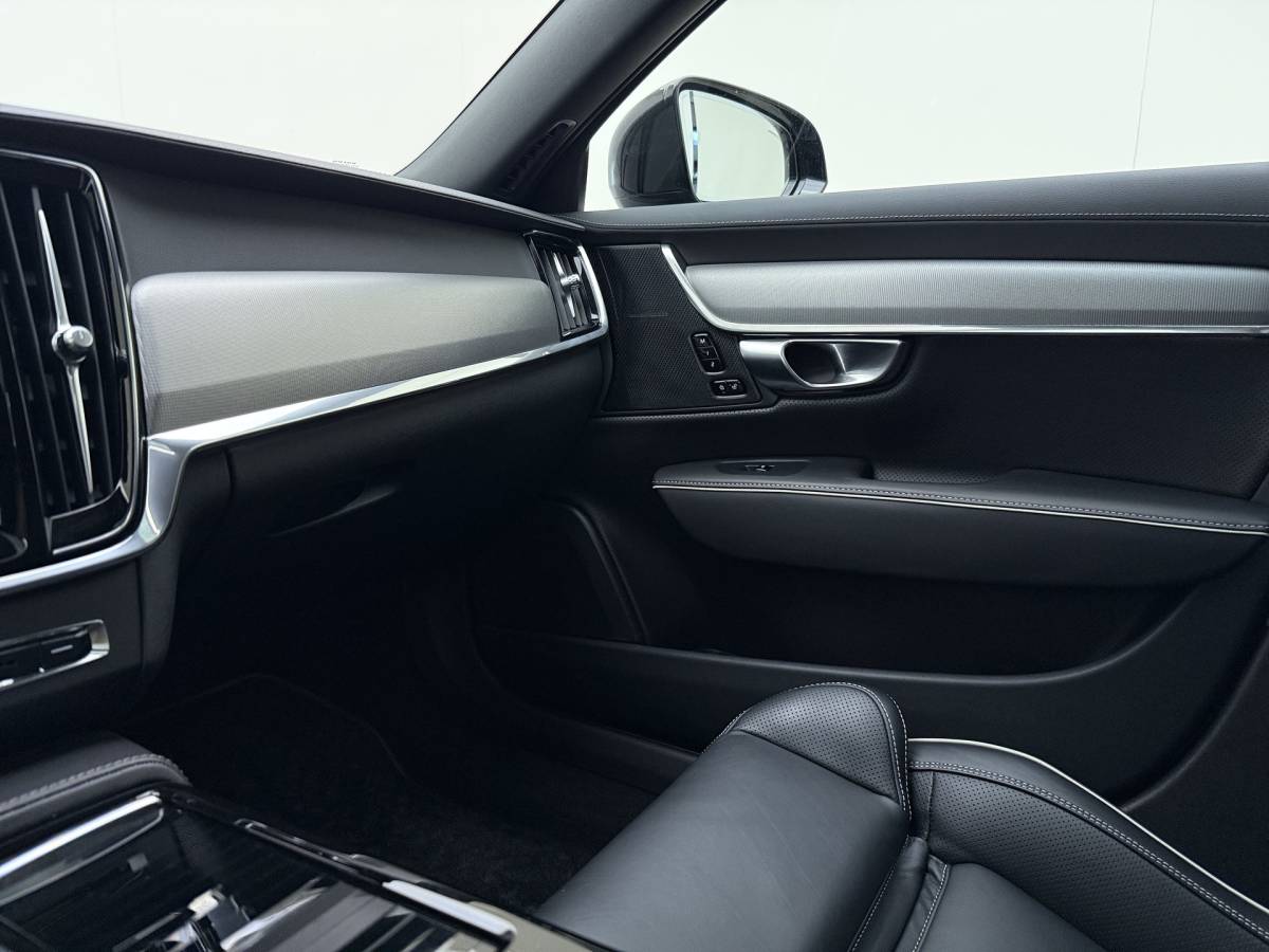 Volvo S90 Volvo S90 T8 AWD Ultimate Dark | Head up display | Luchtvering | Polestar tune | Trekhaak |21″ | 360 Camera | Alarm | Styling kit |