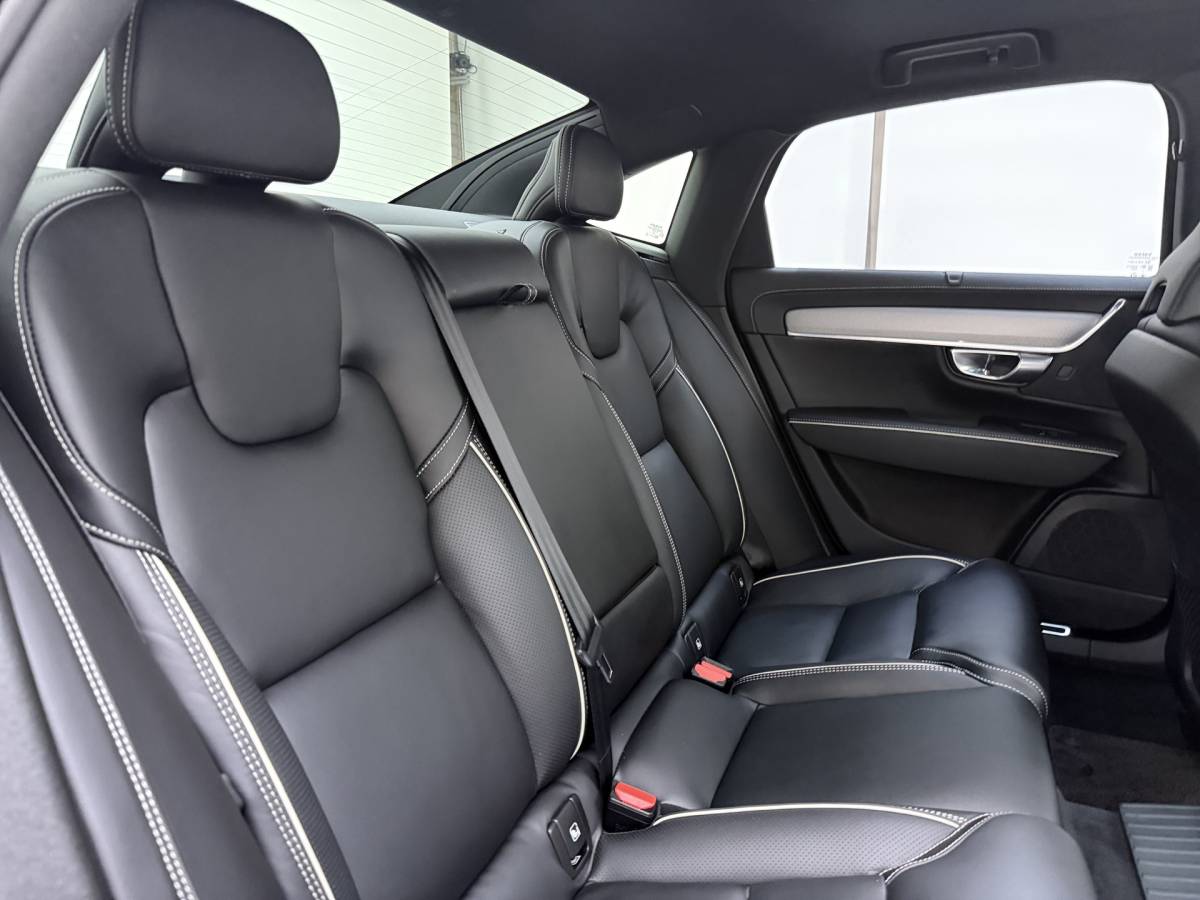 Volvo S90 Volvo S90 T8 AWD Ultimate Dark | Head up display | Luchtvering | Polestar tune | Trekhaak |21″ | 360 Camera | Alarm | Styling kit |