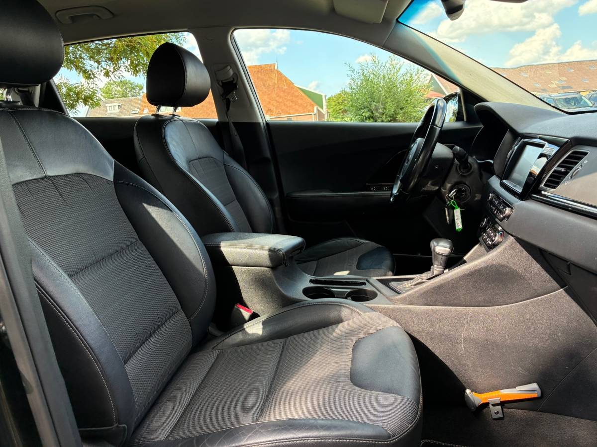 Kia Niro Kia Niro 1.6 GDi Hybrid DynamicLine | Carplay + Lane assist nu €14.975,-!!
