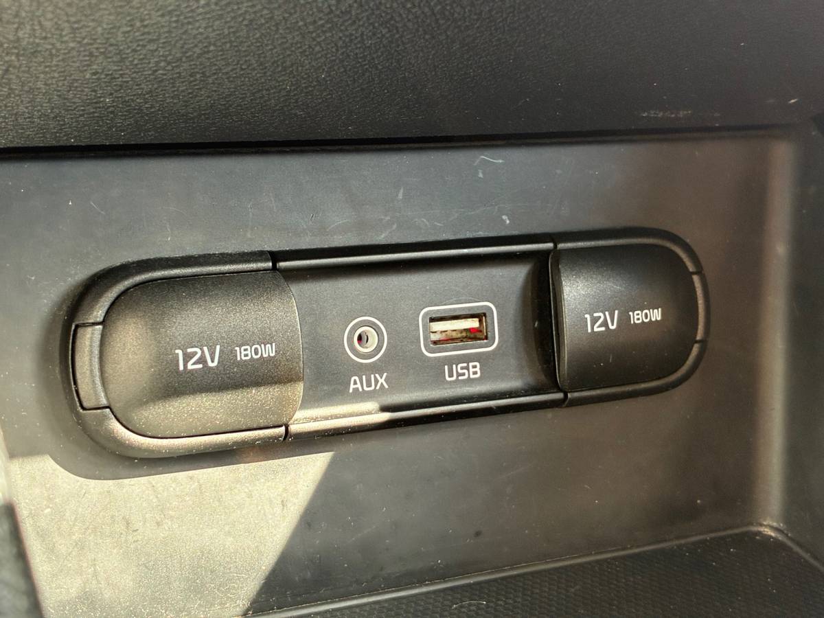 Kia Niro Kia Niro 1.6 GDi Hybrid DynamicLine | Carplay + Lane assist nu €14.975,-!!