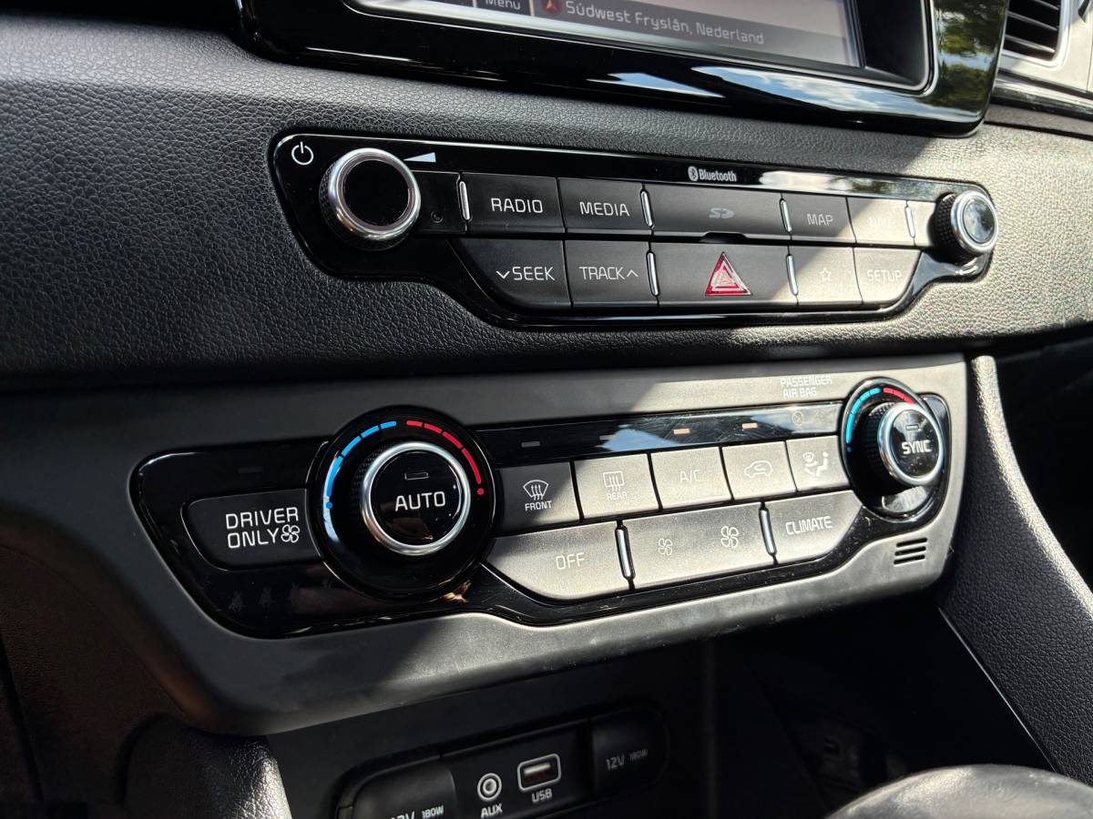 Kia Niro Kia Niro 1.6 GDi Hybrid DynamicLine | Carplay + Lane assist nu €14.975,-!!