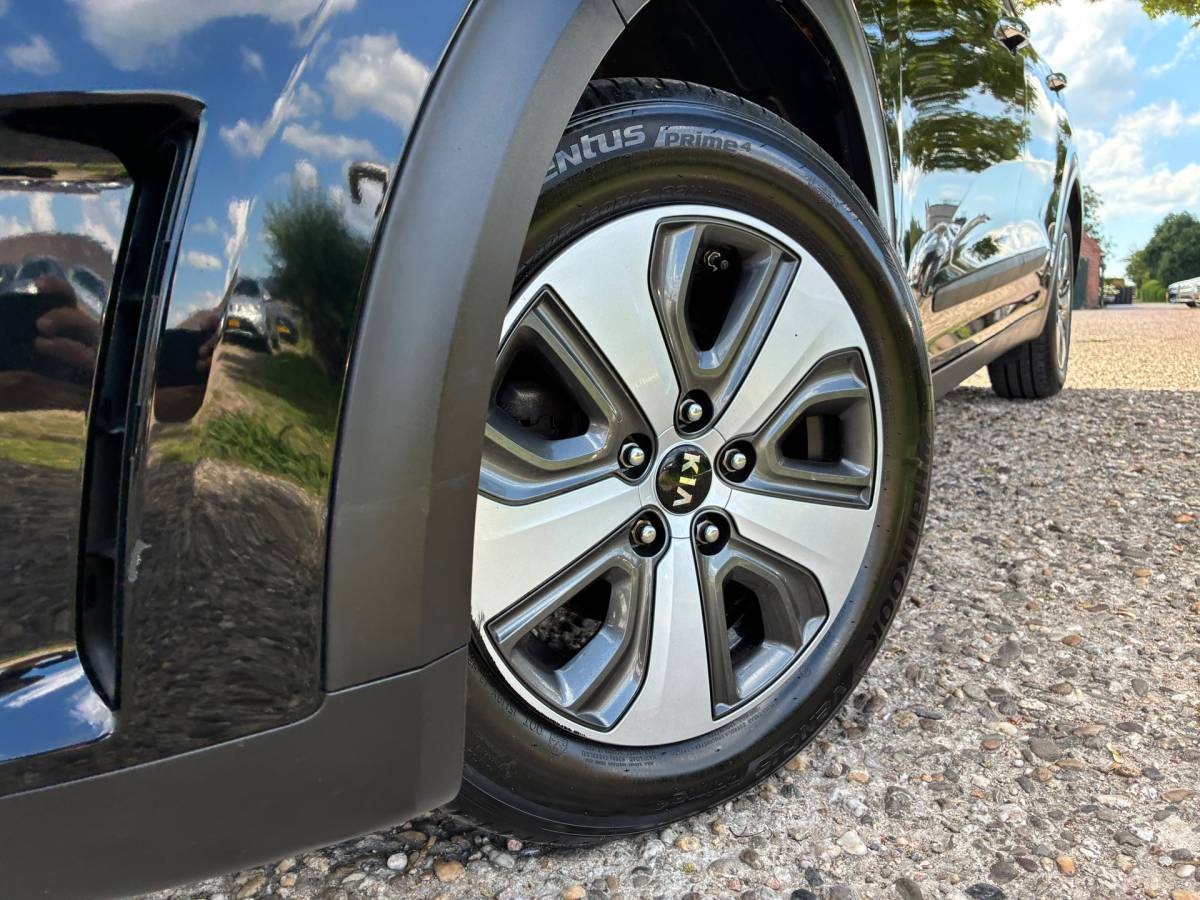 Kia Niro Kia Niro 1.6 GDi Hybrid DynamicLine | Carplay + Lane assist nu €14.975,-!!